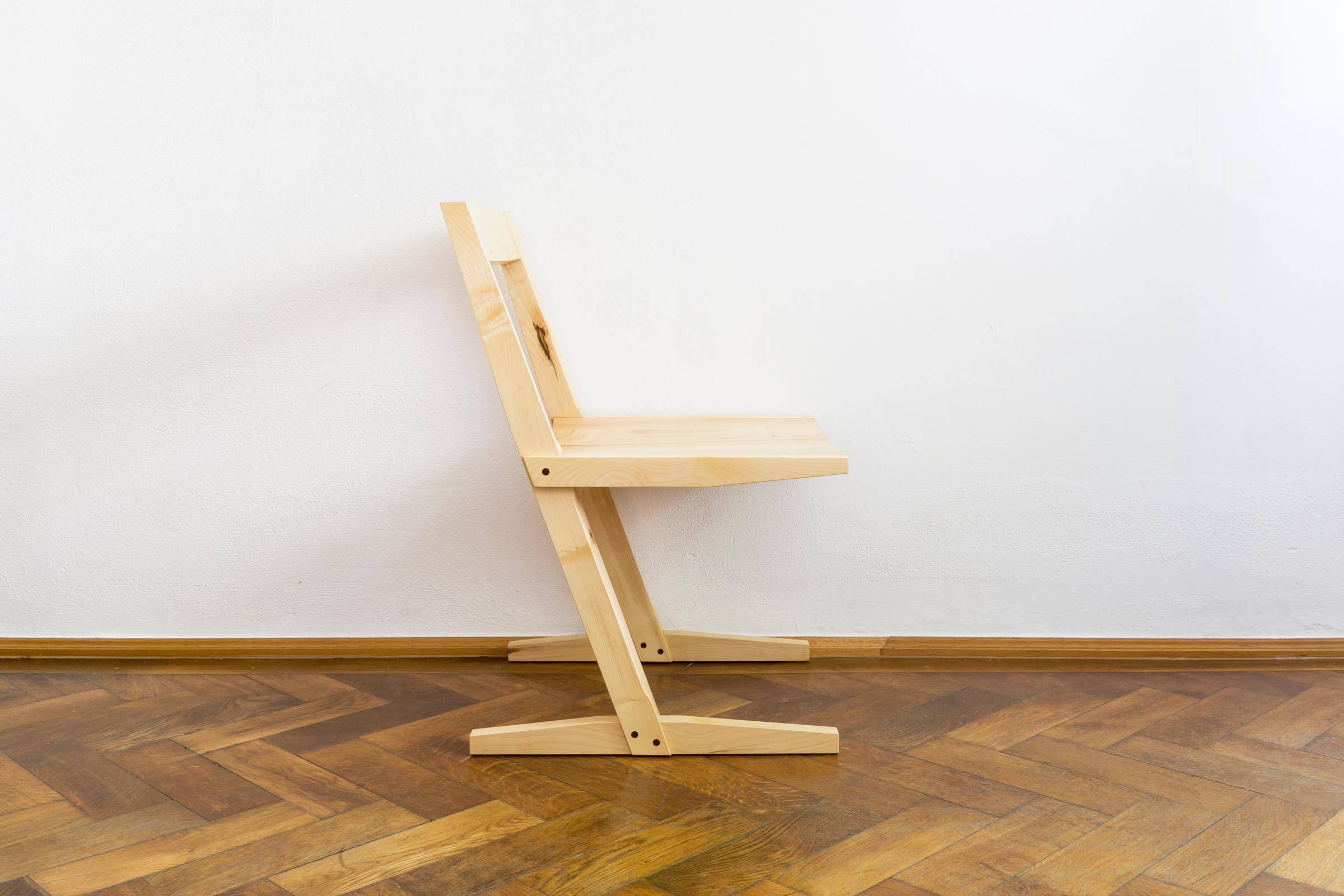 Stuhl aus Massivholz Ahorn handgefertigt als Einzelmöbelstück von The Trees of Life in Perg in Oberösterreich